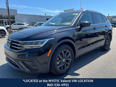 Certified 2024 Volkswagen Tiguan SE w/ Panoramic Sunroof Package