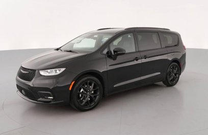 New 2025 Chrysler Pacifica Limited