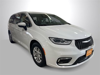 Certified 2023 Chrysler Pacifica Touring-L