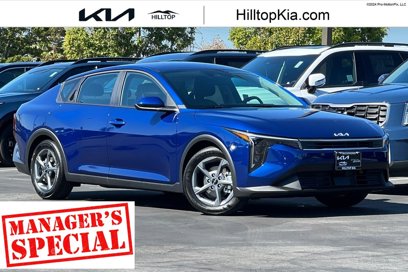 New 2025 Kia K4 LXS