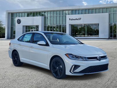 New 2025 Volkswagen Jetta SE w/ Sunroof Package