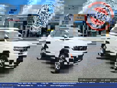 New 2025 Jeep Grand Cherokee L Laredo w/ Trailer Tow Package