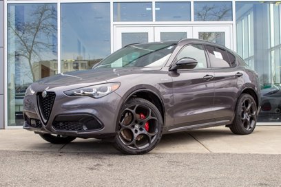 New 2025 Alfa Romeo Stelvio Sprint w/ Veloce Package