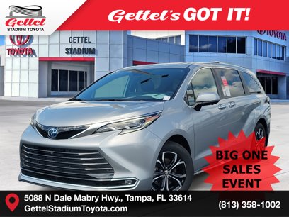 New 2025 Toyota Sienna Platinum