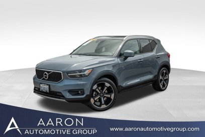 Used 2021 Volvo XC40 T5 Momentum w/ Climate Package