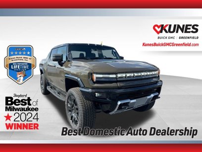 New 2025 GMC Hummer EV 2X w/ LPO, Dark Essentials Package