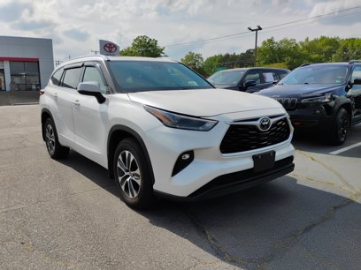 Used 2021 Toyota Highlander XLE