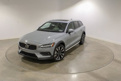 New 2026 Volvo V60 B5 Cross Country Ultra w/ Climate Package