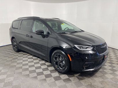 New 2025 Chrysler Pacifica Premium
