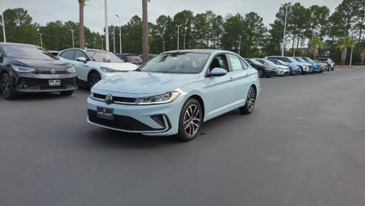 New 2025 Volkswagen Jetta SE