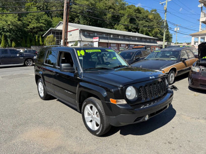Used 2014 Jeep Patriot Latitude w/ Sun/Sound Group