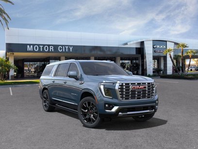 New 2025 GMC Yukon XL Denali w/ Sun & Power Step Package