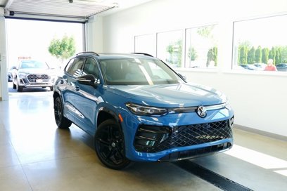 New 2025 Volkswagen Tiguan SE R-Line