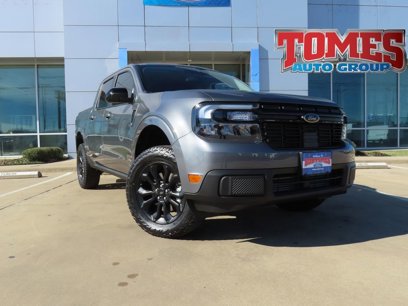 New 2024 Ford Maverick Lariat w/ Black Appearance Package