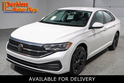 Used 2023 Volkswagen Jetta SE w/ Black Wheel Package