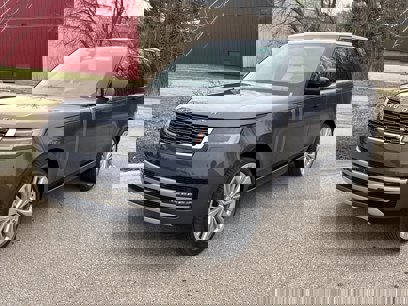 New 2025 Land Rover Range Rover SE