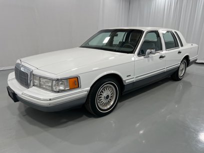 Used 1993 Lincoln Town Car Signature