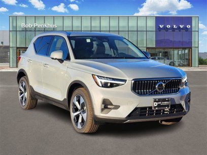 New 2025 Volvo XC40 B5 Plus w/ Protection Package Premier