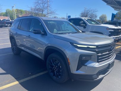New 2025 Chevrolet Traverse LT w/ Midnight/Sport Edition