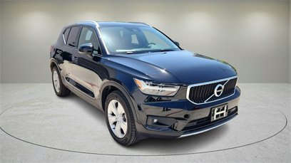 Used 2021 Volvo XC40 T4 Momentum