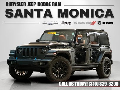 New 2023 Jeep Wrangler Unlimited w/ Sun & Screen Package