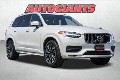 Used 2022 Volvo XC90 T5 Momentum w/ Climate Package