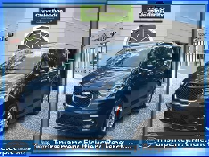 Used 2023 Chrysler Pacifica Touring-L