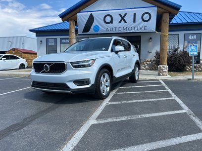 Used 2021 Volvo XC40 T5 Momentum