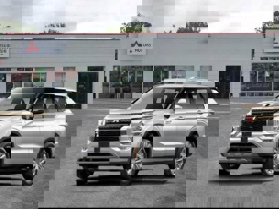New 2025 Mitsubishi Outlander SE