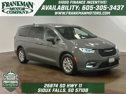 Used 2023 Chrysler Pacifica Touring-L