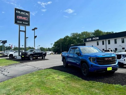 New 2025 GMC Acadia AT4 w/ Luxury Package