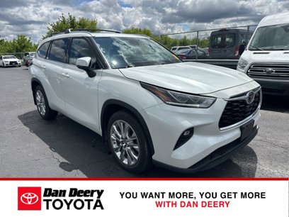 Used 2023 Toyota Highlander Limited