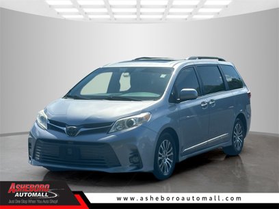 Used 2018 Toyota Sienna XLE w/ XLE Navigation Package