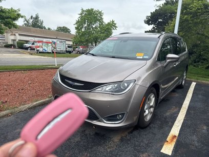 Used 2017 Chrysler Pacifica Touring-L Plus w/ Advanced Safetytec Group