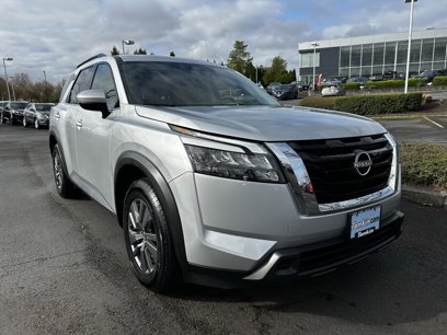 Used 2024 Nissan Pathfinder SV