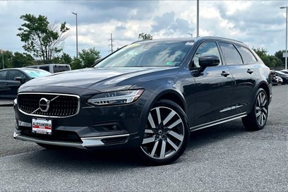 Used 2022 Volvo V90 B6 Cross Country w/ Advanced Package