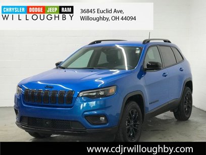 Used 2023 Jeep Cherokee Altitude Lux