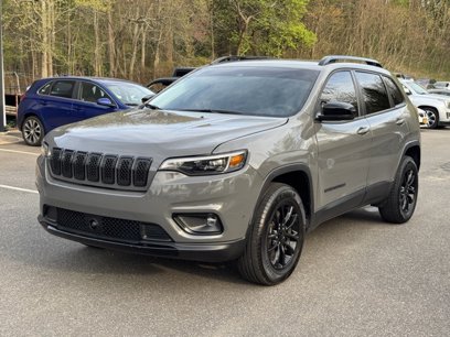 Used 2023 Jeep Cherokee Altitude Lux
