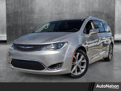 Used 2018 Chrysler Pacifica Limited w/ Tire & Wheel Group