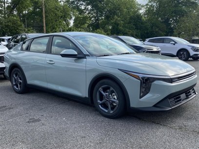 New 2025 Kia K4 LXS