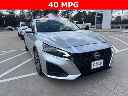Used 2023 Nissan Altima 2.5 SV