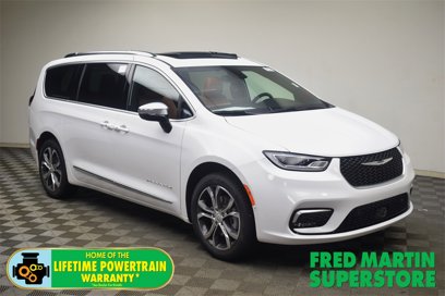 New 2025 Chrysler Pacifica Pinnacle w/ Trailer Tow Group