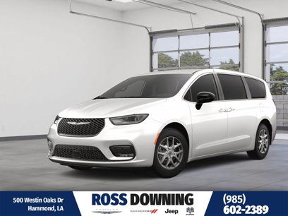 New 2025 Chrysler Pacifica Select