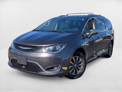 Used 2020 Chrysler Pacifica Limited w/ Advanced Safetytec Group