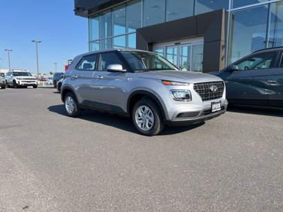 New 2025 Hyundai Venue SE