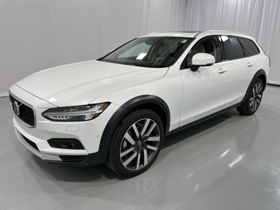 New 2025 Volvo V90 B6 Cross Country Ultra w/ Protection Package Premier