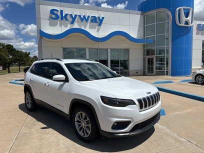 Used 2019 Jeep Cherokee Latitude Plus w/ Comfort/Convenience Group