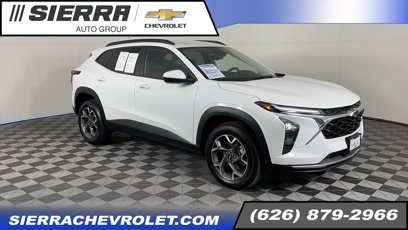 Used 2025 Chevrolet Trax LT