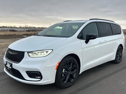 New 2024 Chrysler Pacifica Touring-L w/ S Appearance Package