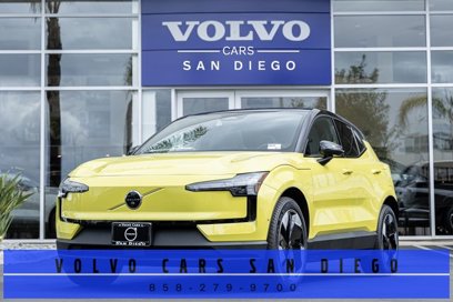 New 2025 Volvo EX30 Ultra w/ Climate Package